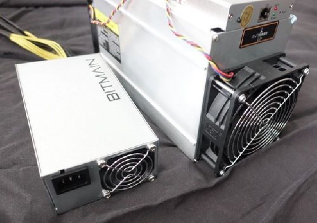 Foto 1 - Antminer s9 14th s miner